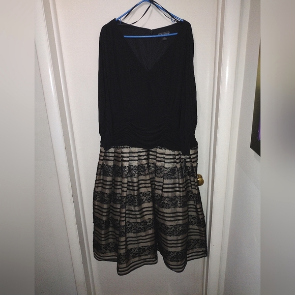 Jessica Howard Black Lace and Sequin Party Dress - Picture 1 of 9